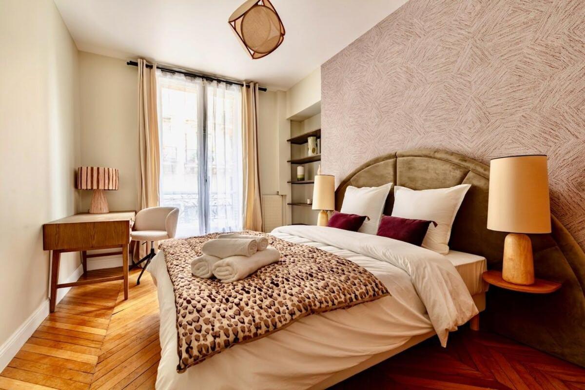 8 - Opera - Rue Constantinople - Duplex 8 Pieces Apartment
